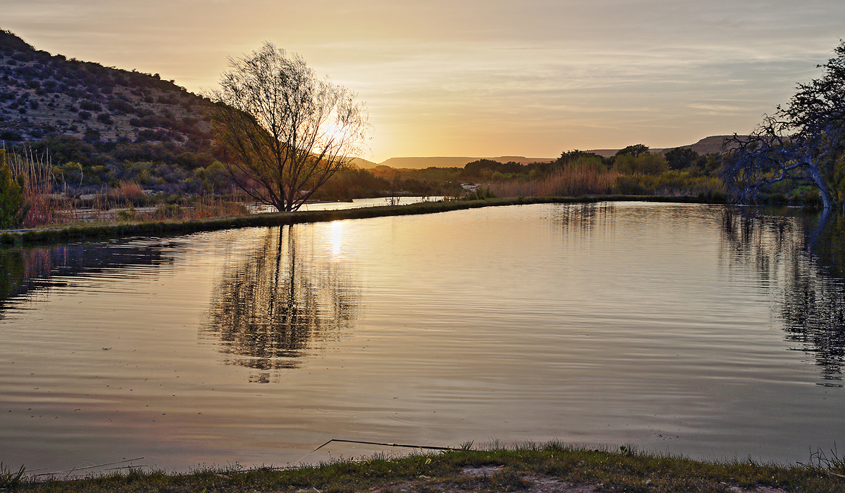 Sunset over the pond