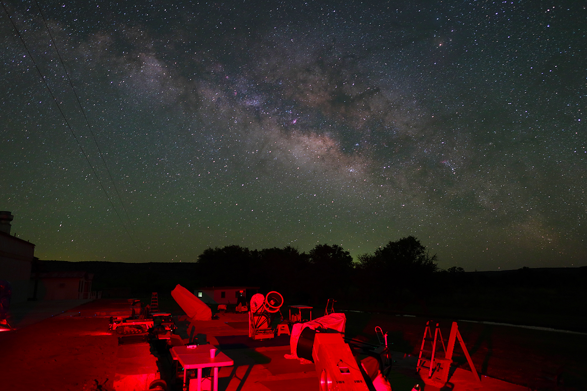 Summer Milky Way rises